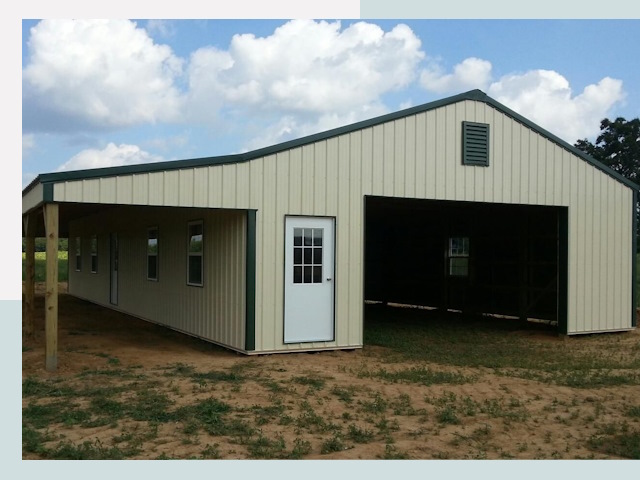 Строительство конюшен в Майкопе